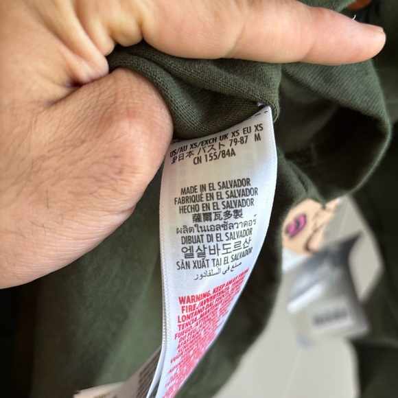 NWT Disney Parks Hocus Pocus Be Your Own Kind Of Magic Spirit Jersey Womens XS - Picture 13 of 13